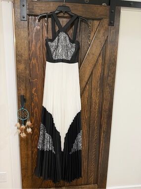 BCBGMaxAzria Black and White Pleated Lace-Panel Maxi Dress